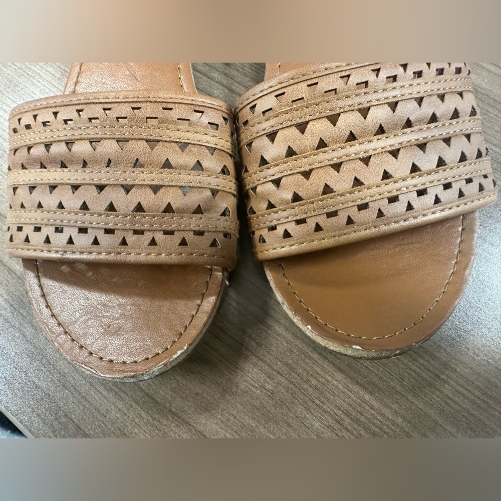 Sandals - Picture 3 of 3
